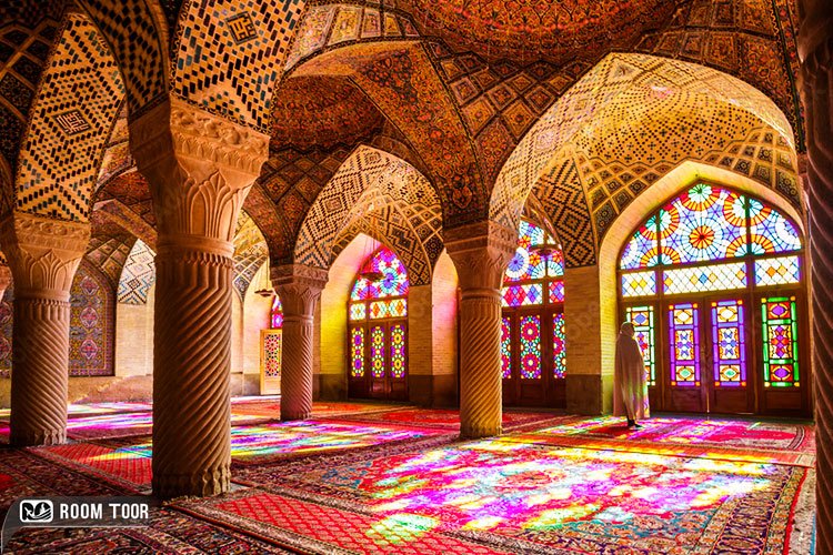 روز شیراز ۱۴۰۱ | روم تور پلتفرم آنلاین رزرو اقامتگاه و بومگردی و تور