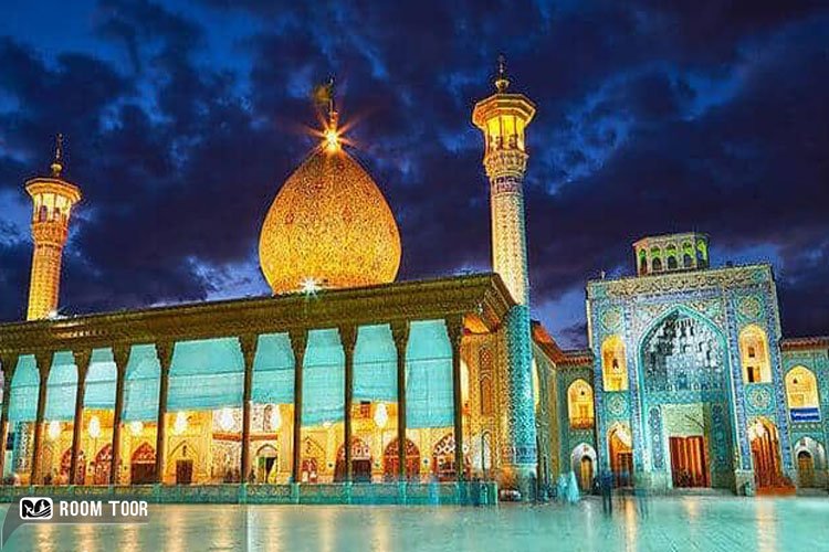 جاذبه‌های مذهبی شیراز در شب